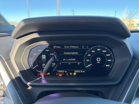 Used 2024 Audi Q4 e-tron Premium Plus image 15