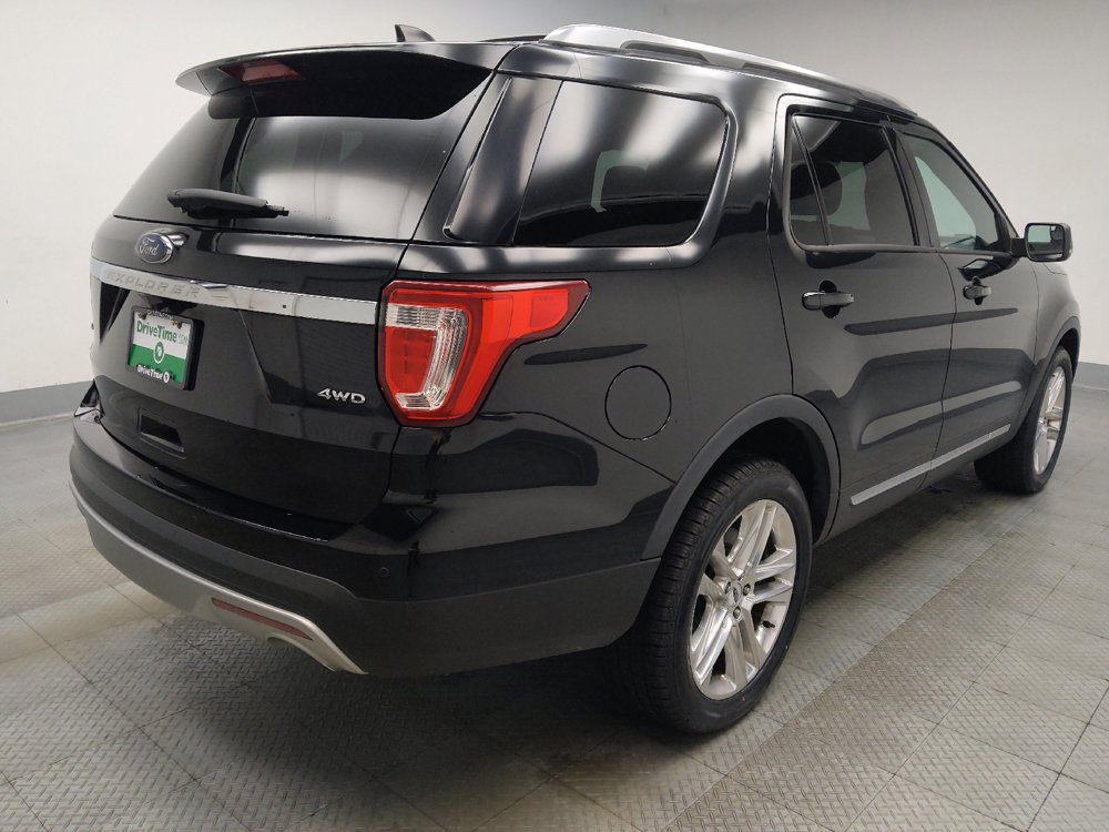 Used 2017 Ford Explorer XLT w/ Equipment Group 202A AWD/4WD image 9