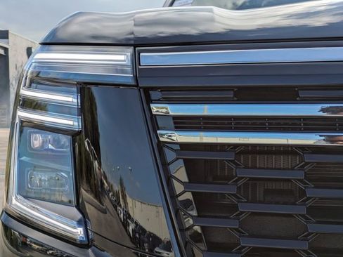 New 2026 Nissan Armada SL w/ Captain's Chari Seat Package image 10