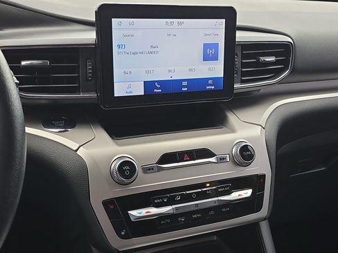 Used 2022 Ford Explorer XLT w/ Equipment Group 202A image 16