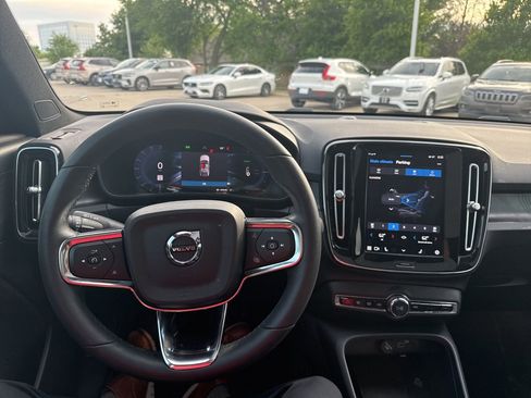 Used 2023 Volvo C40 P8 Recharge Plus image 20