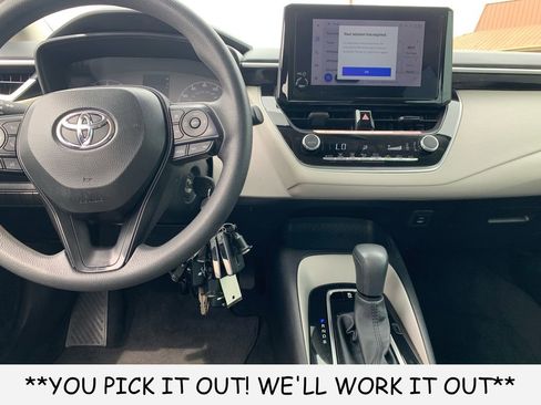 Used 2025 Toyota Corolla LE FWD image 25