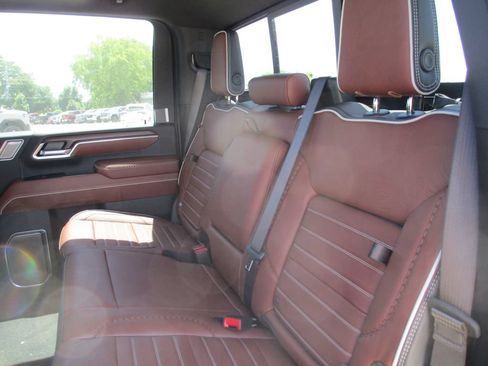 New 2026 GMC Sierra 2500 Denali Ultimate AWD/4WD image 14
