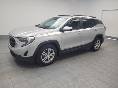 Used 2018 GMC Terrain SLE w/ Driver Convenience Package image 2