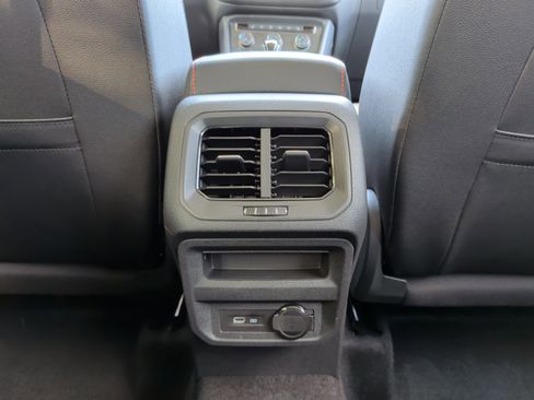 Used 2024 Volkswagen Tiguan Wolfsburg Edition w/ Panoramic Sunroof Package image 33