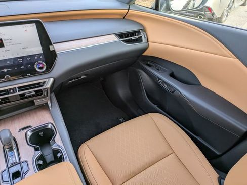 Certified 2026 Lexus RX 350 Premium Plus w/ Accessory Package (Z1) image 18