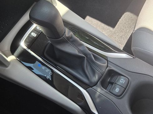 Used 2024 Toyota Corolla Cross L FWD image 28