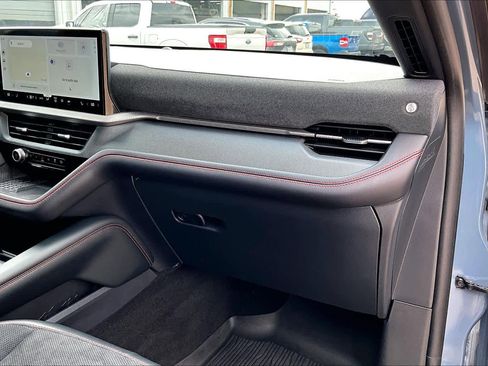 Used 2025 Ford Explorer ST image 21