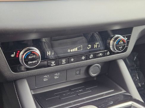 New 2026 Mitsubishi Outlander SE image 21