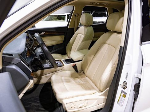 Used 2018 Audi Q5 2.0T Premium Plus w/ Premium Plus Package image 16