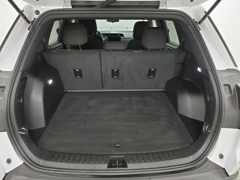 Used 2025 GMC Terrain Elevation AWD/4WD image 23