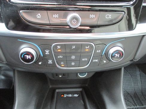 Used 2023 Chevrolet Traverse LT w/ LPO, Floor Liner Package image 18