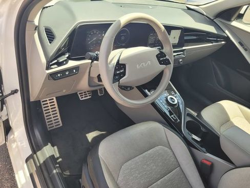 Used 2023 Kia Niro Wave FWD image 9