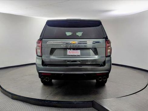 Used 2023 Chevrolet Suburban Premier image 7