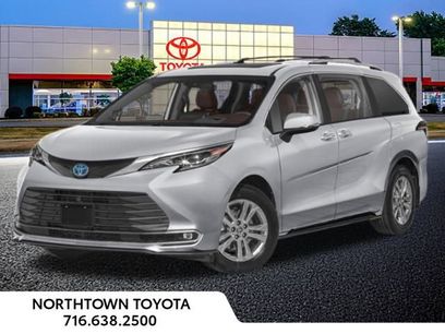 New 2025 Toyota Sienna Platinum