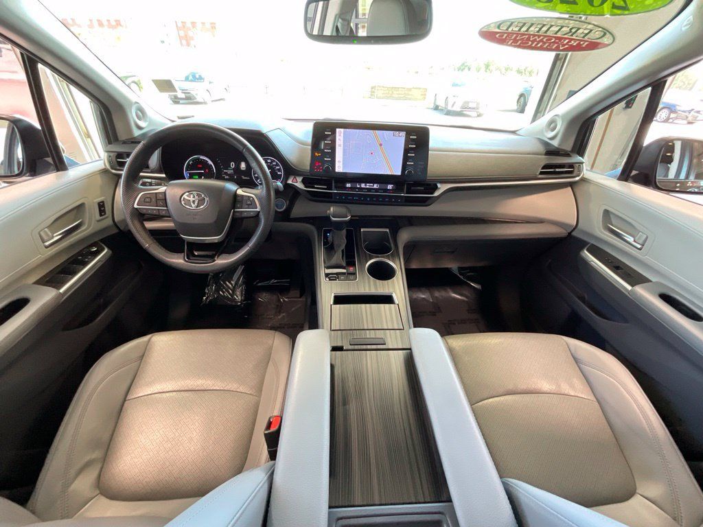 Certified 2023 Toyota Sienna Limited AWD/4WD image 8