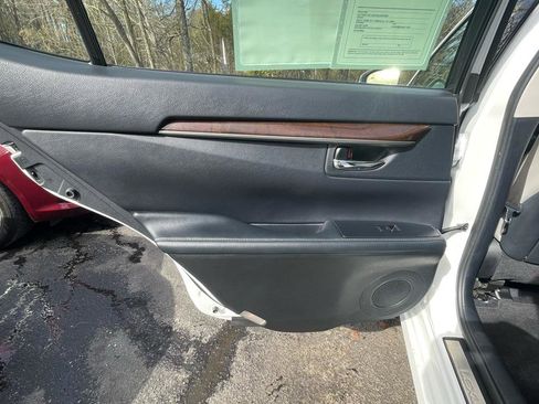 Used 2015 Lexus ES 350 w/ Luxury Package image 20