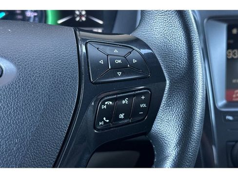 Used 2018 Ford Explorer XLT w/ Equipment Group 202A image 28