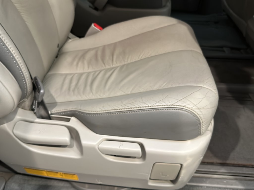 Used 2011 Toyota Sienna Limited AWD/4WD image 22