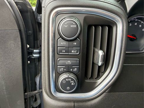 Used 2021 Chevrolet Silverado 1500 LT w/ Convenience Package II AWD/4WD image 24