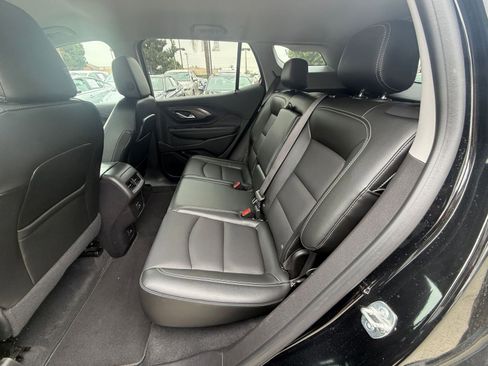 Used 2024 GMC Terrain SLT image 22