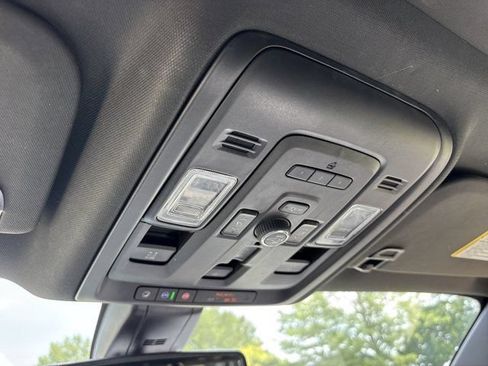 Used 2022 GMC Yukon Denali AWD/4WD image 47