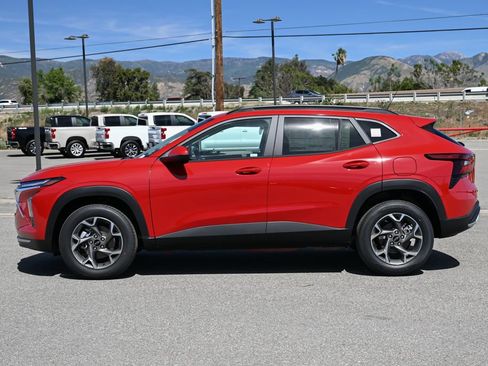 New 2026 Chevrolet Trax LT w/ LPO, Blackout Package image 7