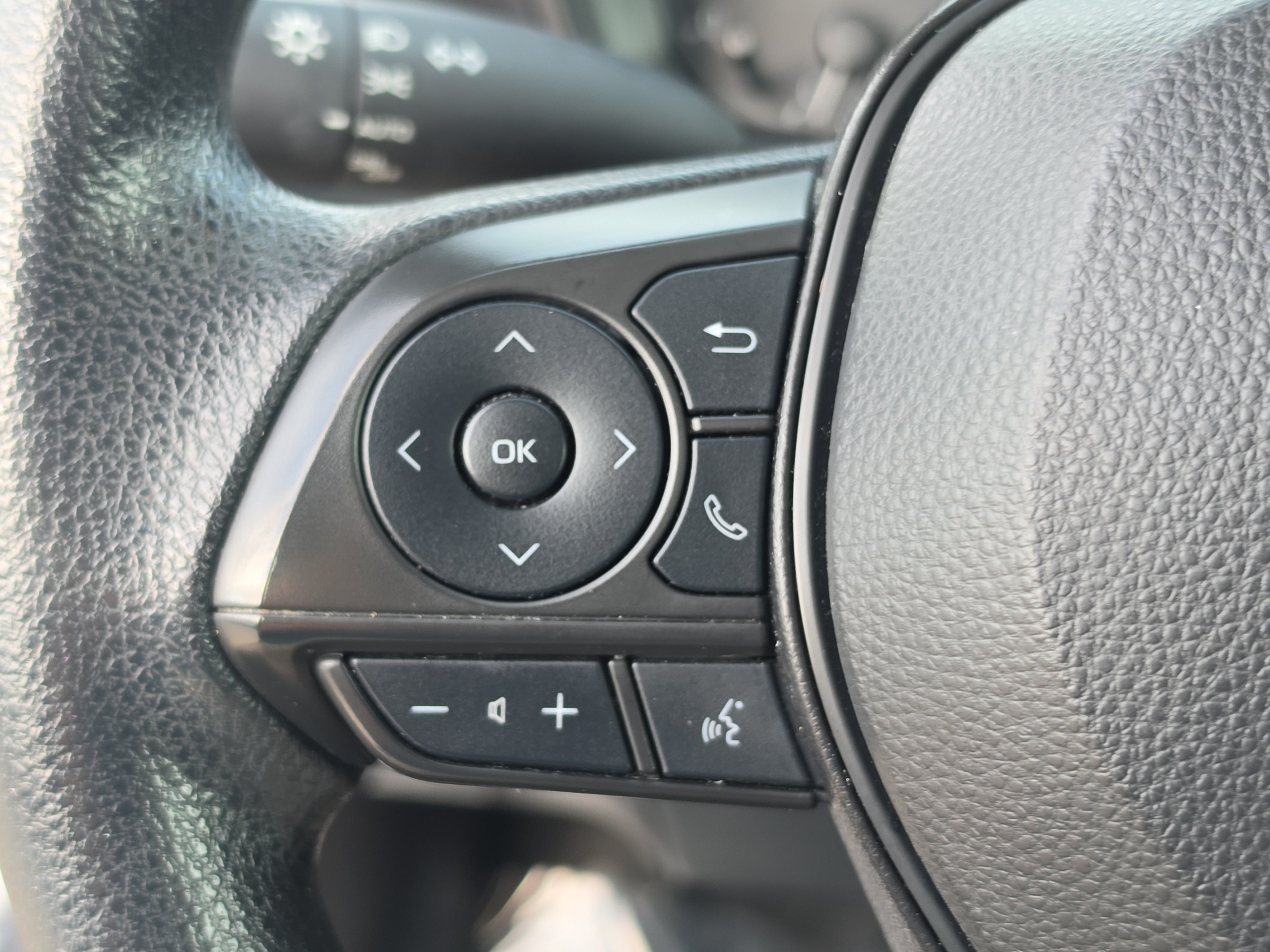 Used 2024 Toyota Corolla LE FWD image 19