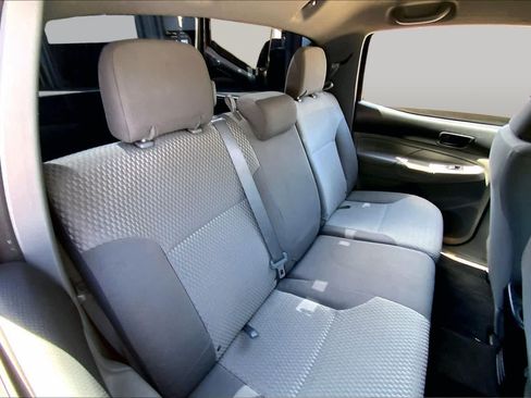 Used 2015 Toyota Tacoma PreRunner w/ SR5 Package RWD image 16