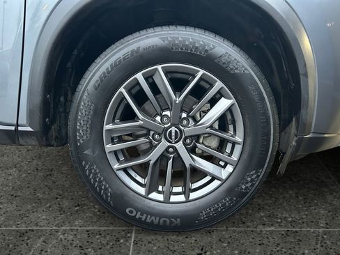 Used 2023 Nissan Rogue S image 9