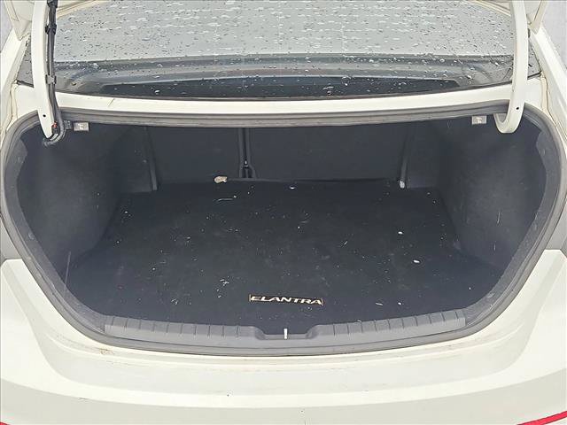Used 2018 Hyundai Elantra SE FWD image 6