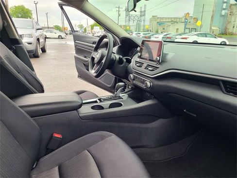 Used 2022 Nissan Altima 2.5 SV image 16