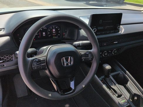Used 2025 Honda Accord SE image 9