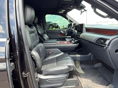 Used 2022 Lincoln Navigator Reserve AWD/4WD image 22