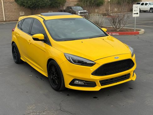 Used 2018 Ford Focus ST w/ Equipment Group 402A FWD image 8