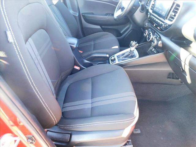 Used 2024 Hyundai Venue SEL FWD image 27