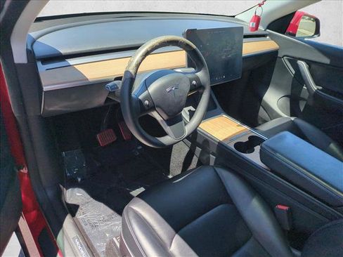 Used 2022 Tesla Model Y Performance AWD/4WD image 10