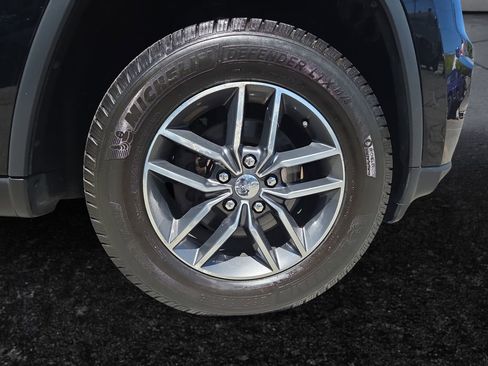 Certified 2017 Jeep Grand Cherokee Limited AWD/4WD image 24