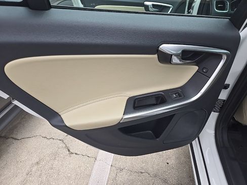 Used 2018 Volvo S60 T5 Dynamic w/ Vision Package FWD image 7