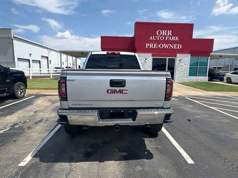 Used 2018 GMC Sierra 1500 SLT AWD/4WD image 4