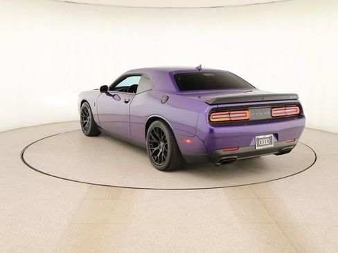 Used 2016 Dodge Challenger SRT Hellcat RWD image 4
