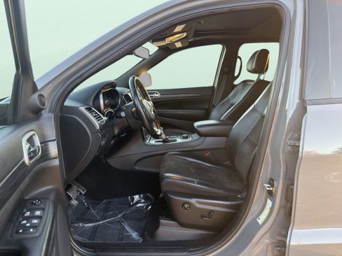 Used 2020 Jeep Grand Cherokee Altitude image 10