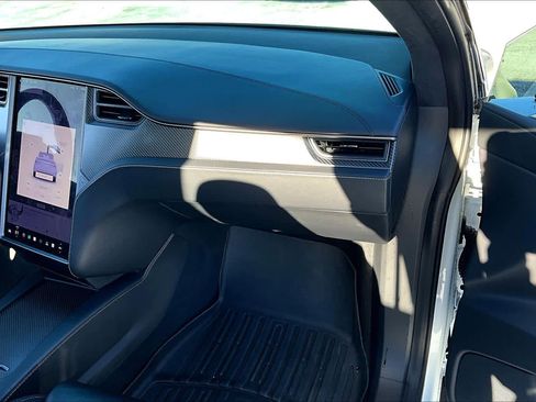 Used 2019 Tesla Model X Performance image 17