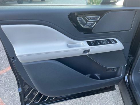 New 2026 Lincoln Aviator AWD image 18