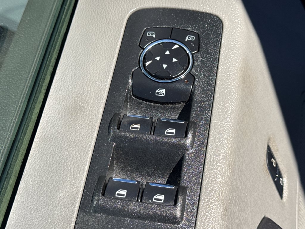 Used 2015 Ford F150 XLT w/ Equipment Group 302A Luxury AWD/4WD image 28