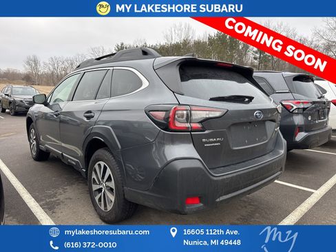 Used 2025 Subaru Outback Premium image 4