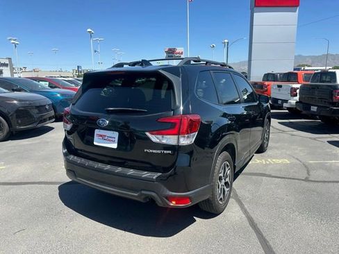 Used 2020 Subaru Forester Premium AWD/4WD image 10