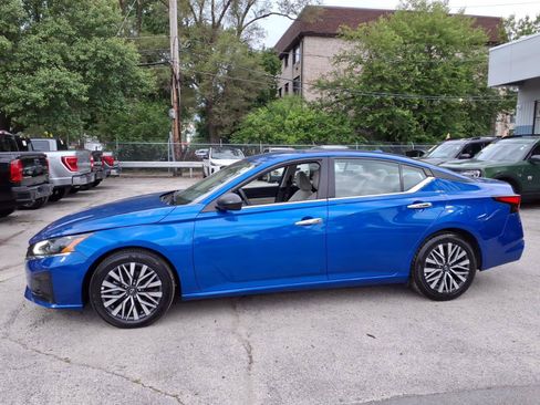 Used 2025 Nissan Altima 2.5 SV FWD image 6