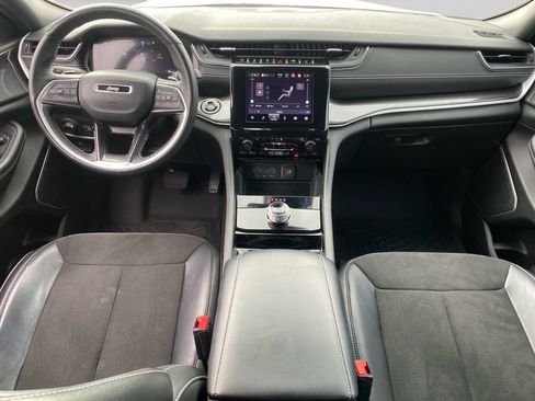 Used 2022 Jeep Grand Cherokee Altitude AWD/4WD image 20
