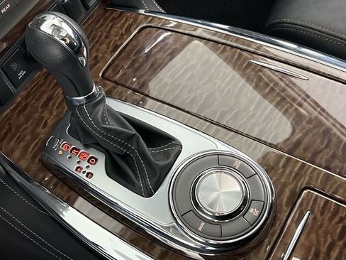 Used 2020 Nissan Armada SL w/ Premium Package image 19